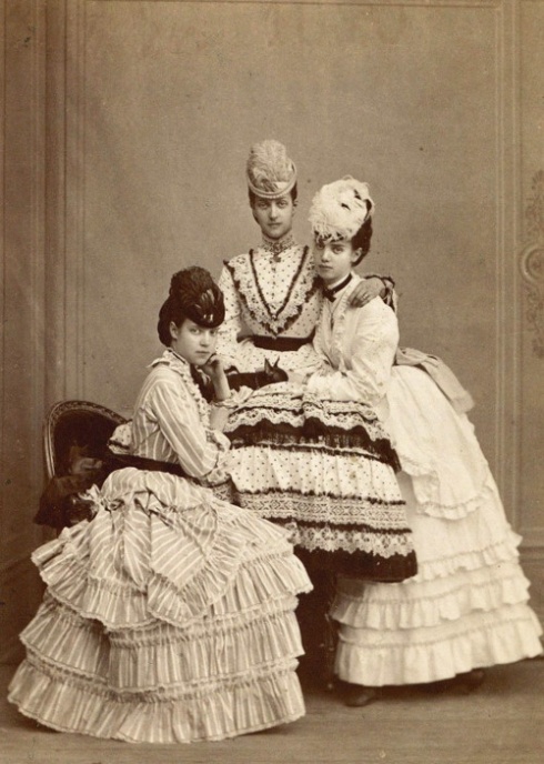 1871. Alix and Minnie with their sister Thyra