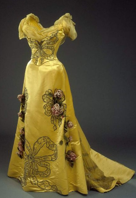 1900. Dress by Worth worn by Queen Alexandrine of Denmark