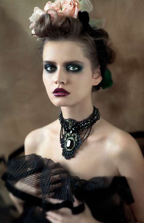 victorian-style-model-flaunting-michal-negrins-intricate-jewelry-1